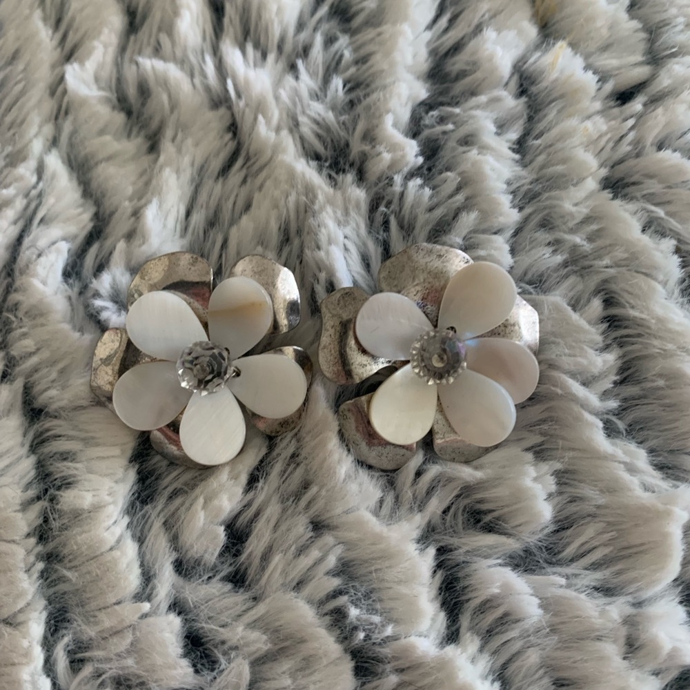 Flower earrings